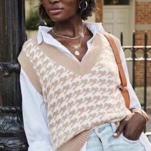 Abercrombie & Fitch Beige Houndstooth Oversized V-Neck Sweater Vest